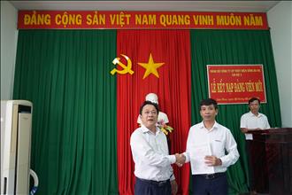 Lễ kết nạp đảng viên mới tại Chi bộ 3 – Đảng ủy Công ty Cổ phần  Thủy điện Sông Ba Hạ